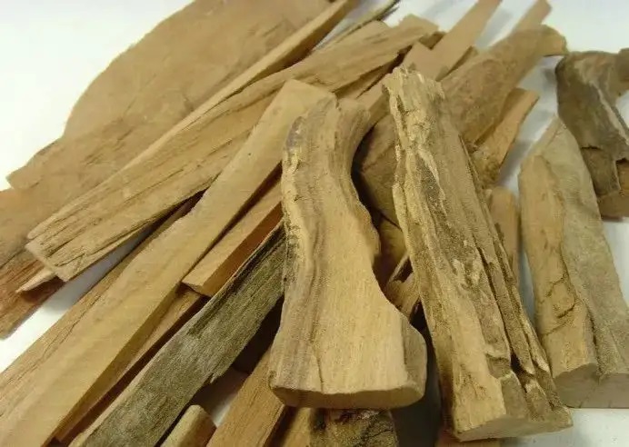 檀木香精如何化工合成？