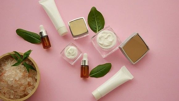 加工生產(chǎn)護(hù)膚品使用香精，對(duì)皮膚有沒(méi)有傷害！